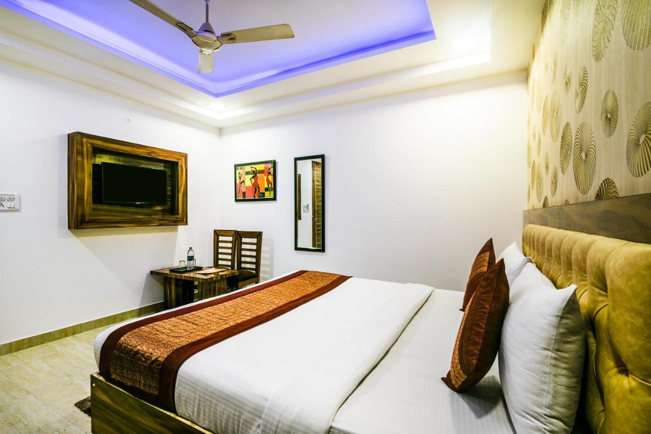 Hotel Pearl - Mahipalpur Delhi Airport New Delhi Exteriör bild