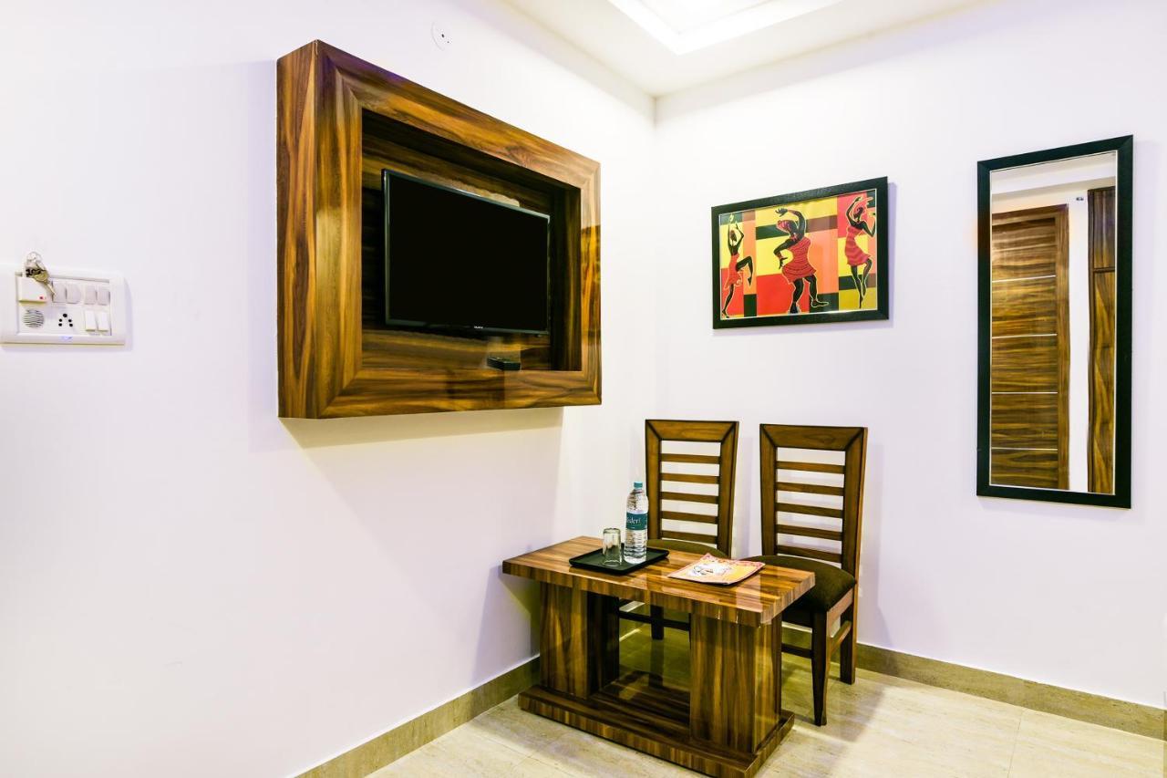 Hotel Pearl - Mahipalpur Delhi Airport New Delhi Exteriör bild