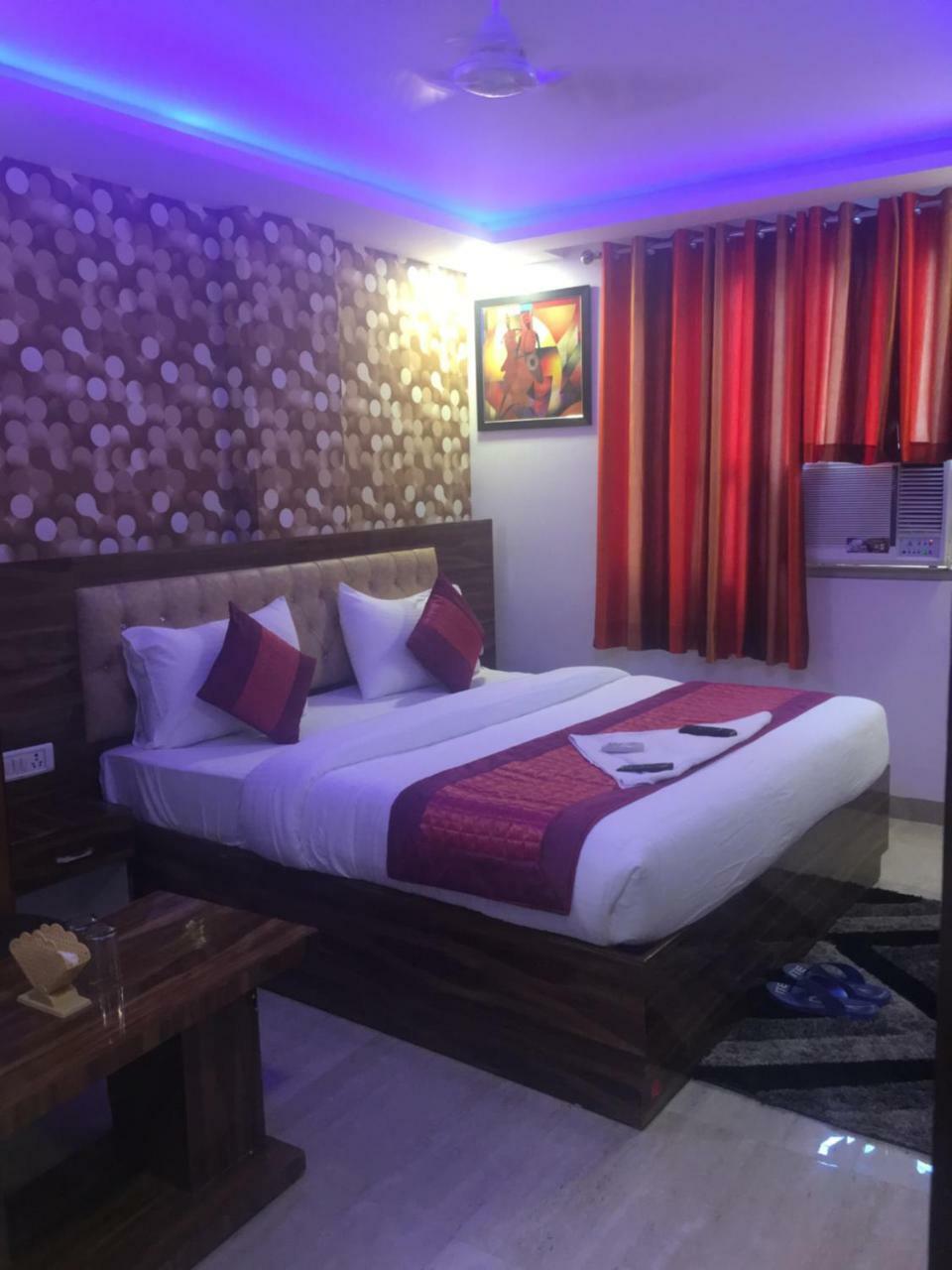 Hotel Pearl - Mahipalpur Delhi Airport New Delhi Exteriör bild