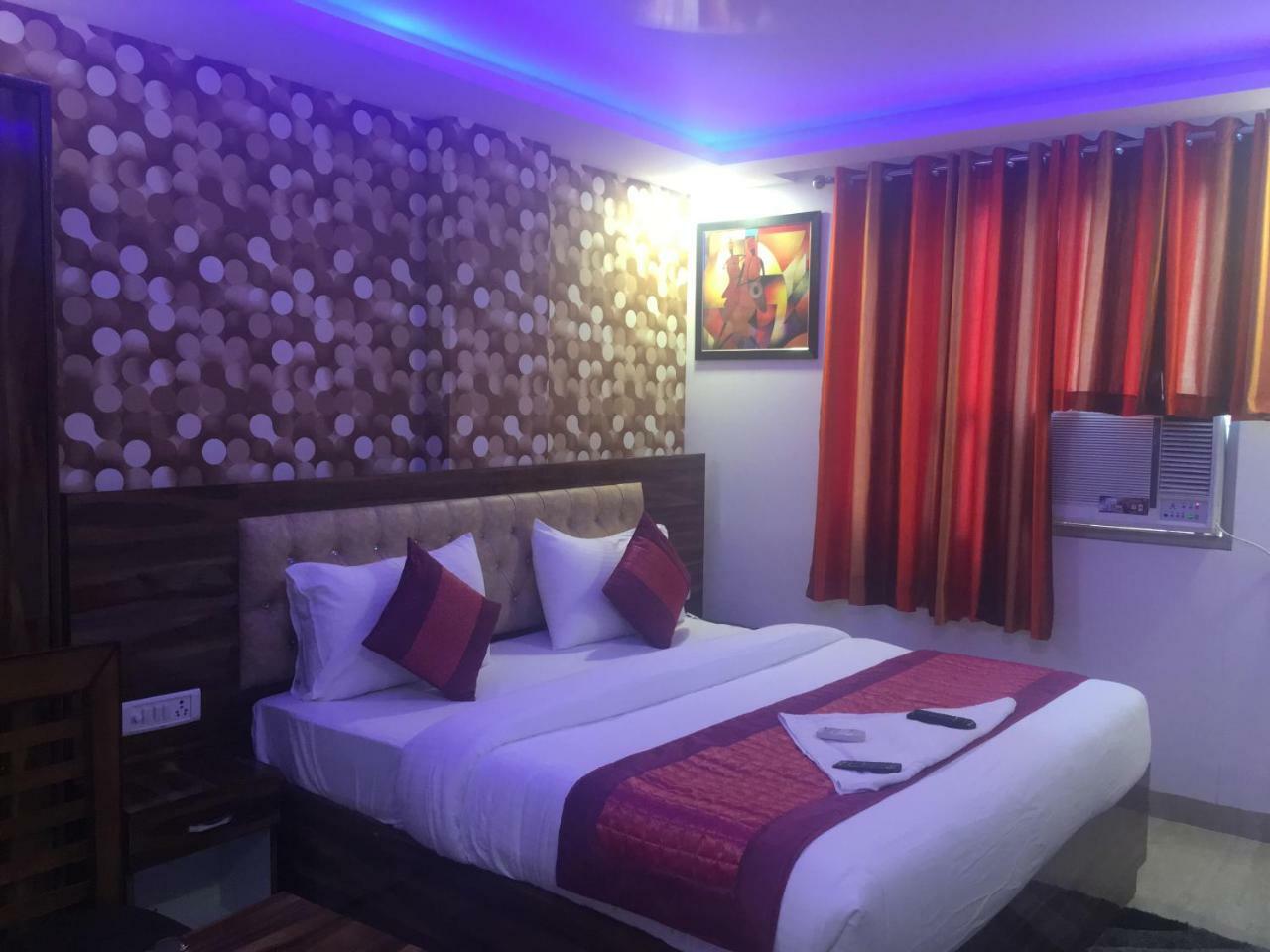 Hotel Pearl - Mahipalpur Delhi Airport New Delhi Exteriör bild